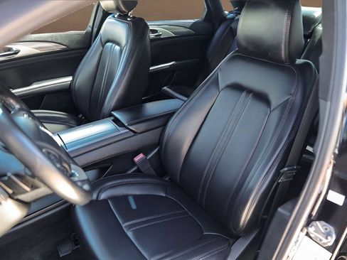 Used 2020 Lincoln MKZ FWD image 7