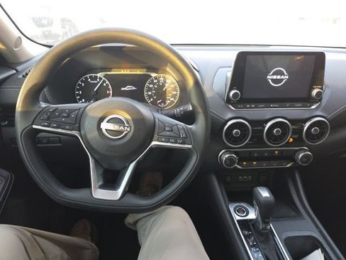 Used 2024 Nissan Sentra SV FWD image 18