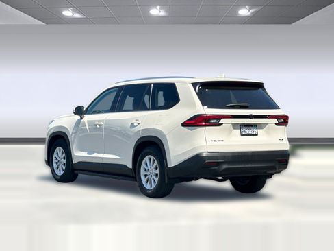 Used 2024 Toyota Grand Highlander AWD Hybrid image 3