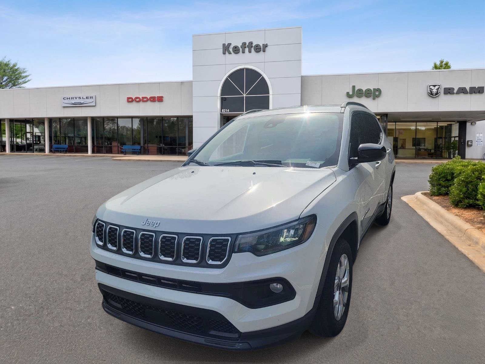 Used 2026 Jeep Compass Latitude AWD/4WD image 1