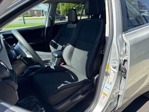 Used 2015 Toyota RAV4 XLE AWD/4WD image 10