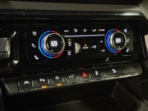 Certified 2023 GMC Sierra 1500 AT4 w/ AT4 Preferred Package image 39