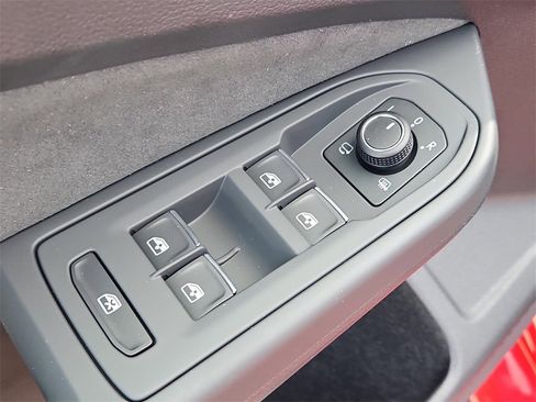 New 2025 Volkswagen GTI SE image 18