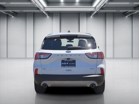 Used 2022 Ford Escape SE w/ Cold Weather Package AWD/4WD image 5