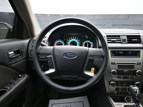 Used 2010 Ford Fusion SE FWD image 16