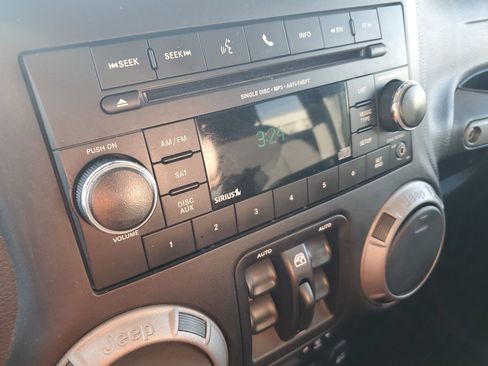 Used 2015 Jeep Wrangler Unlimited Sport w/ Quick Order Package 24S image 21