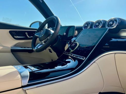 Certified 2026 Mercedes-Benz GLC 300 4MATIC image 18