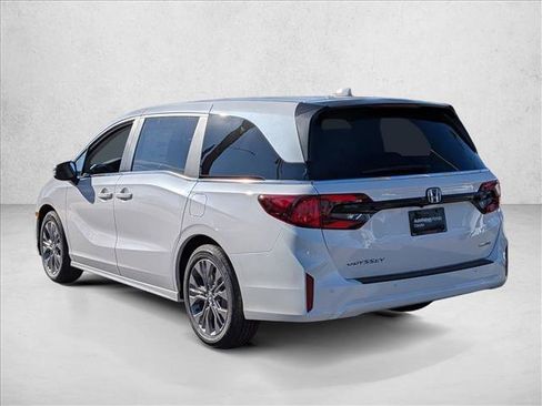 New 2026 Honda Odyssey Touring image 9