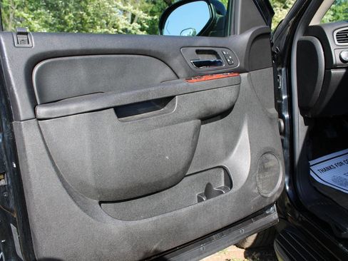 Used 2011 Chevrolet Suburban LT AWD/4WD image 14