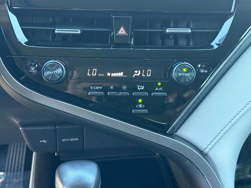 Used 2024 Toyota Camry SE image 25