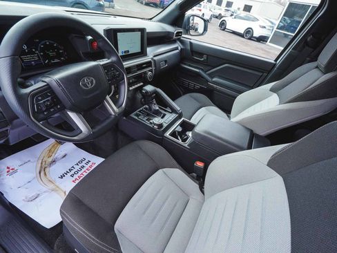 Used 2025 Toyota 4Runner TRD Off-Road image 15