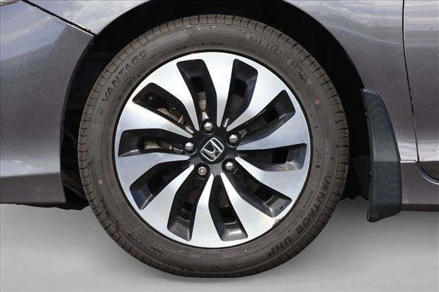 Used 2017 Honda Accord Touring image 9
