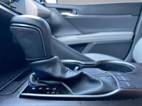 Used 2024 Toyota Camry SE w/ Convenience Package FWD image 25
