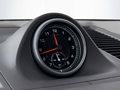 Used 2018 Porsche Macan Turbo image 17