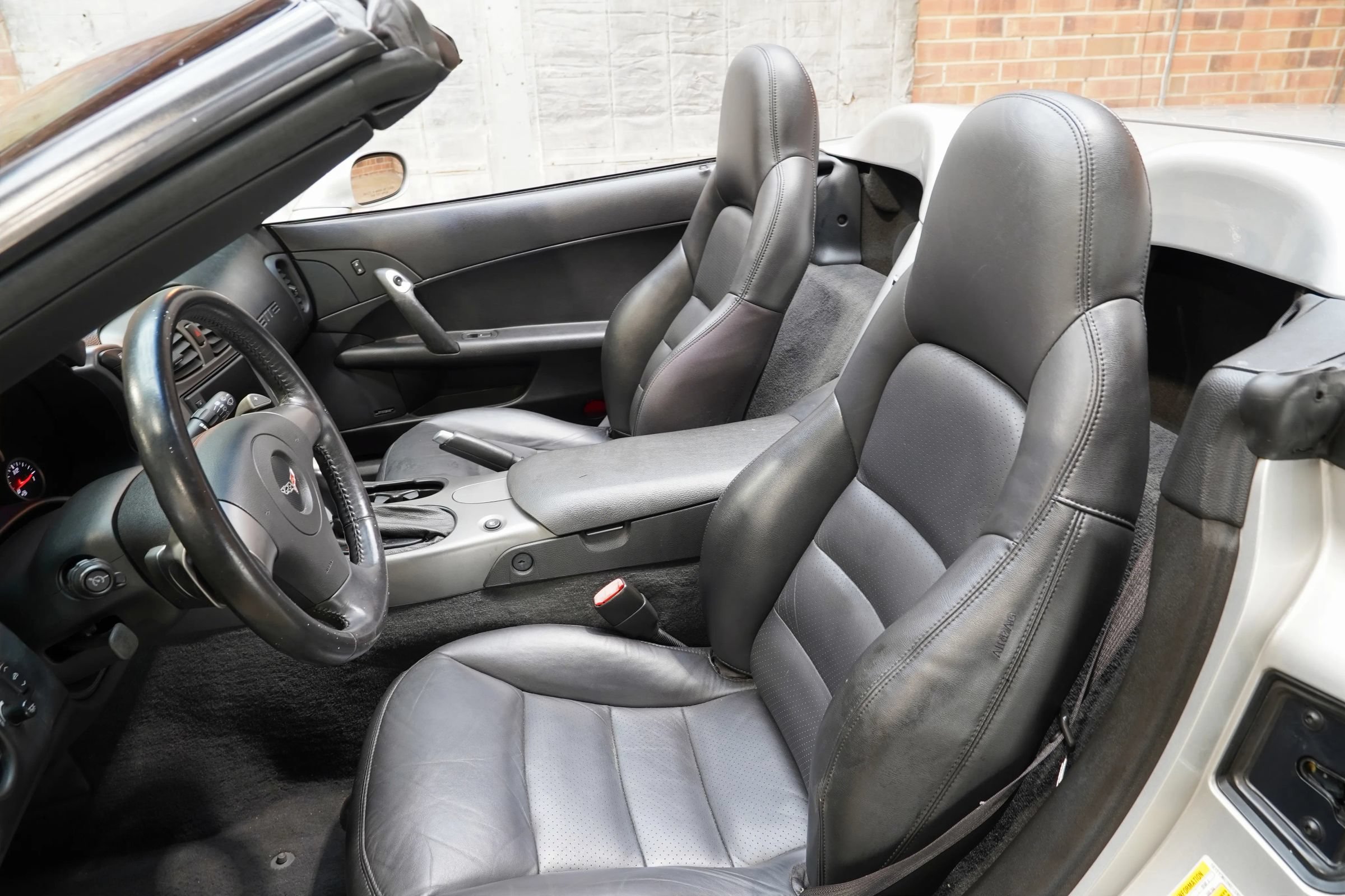 Used 2006 Chevrolet Corvette Coupe w/ Preferred Equipment Group RWD image 40