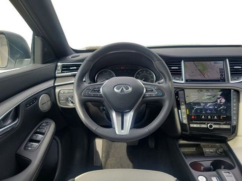 New 2025 INFINITI QX55 Essential image 12