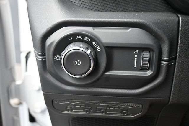 Used 2026 Jeep Wrangler Unlimited Rubicon AWD/4WD image 38