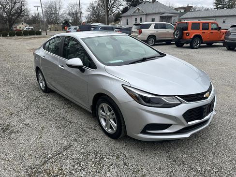 Used 2017 Chevrolet Cruze LT w/ Convenience Package image 8