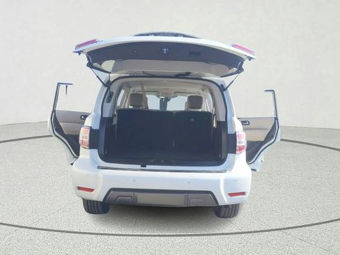 Used 2019 Nissan Armada Platinum w/ Captain's Chairs Package image 12