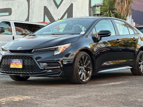 Certified 2025 Toyota Corolla SE image 8