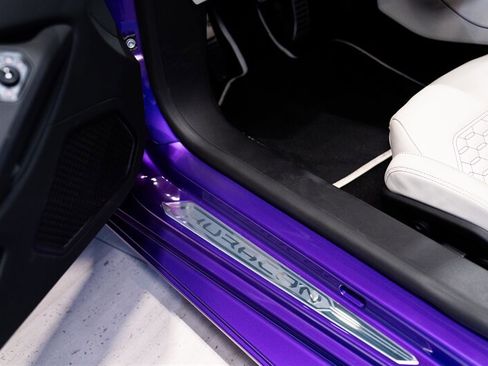 Used 2023 Lamborghini Huracan EVO RWD image 12