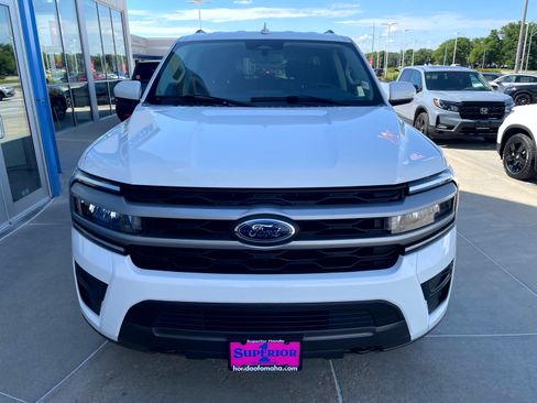 Used 2022 Ford Expedition Max XLT AWD/4WD image 5