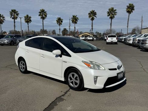 Used 2012 Toyota Prius Three w/ Solar Roof Pkg image 11