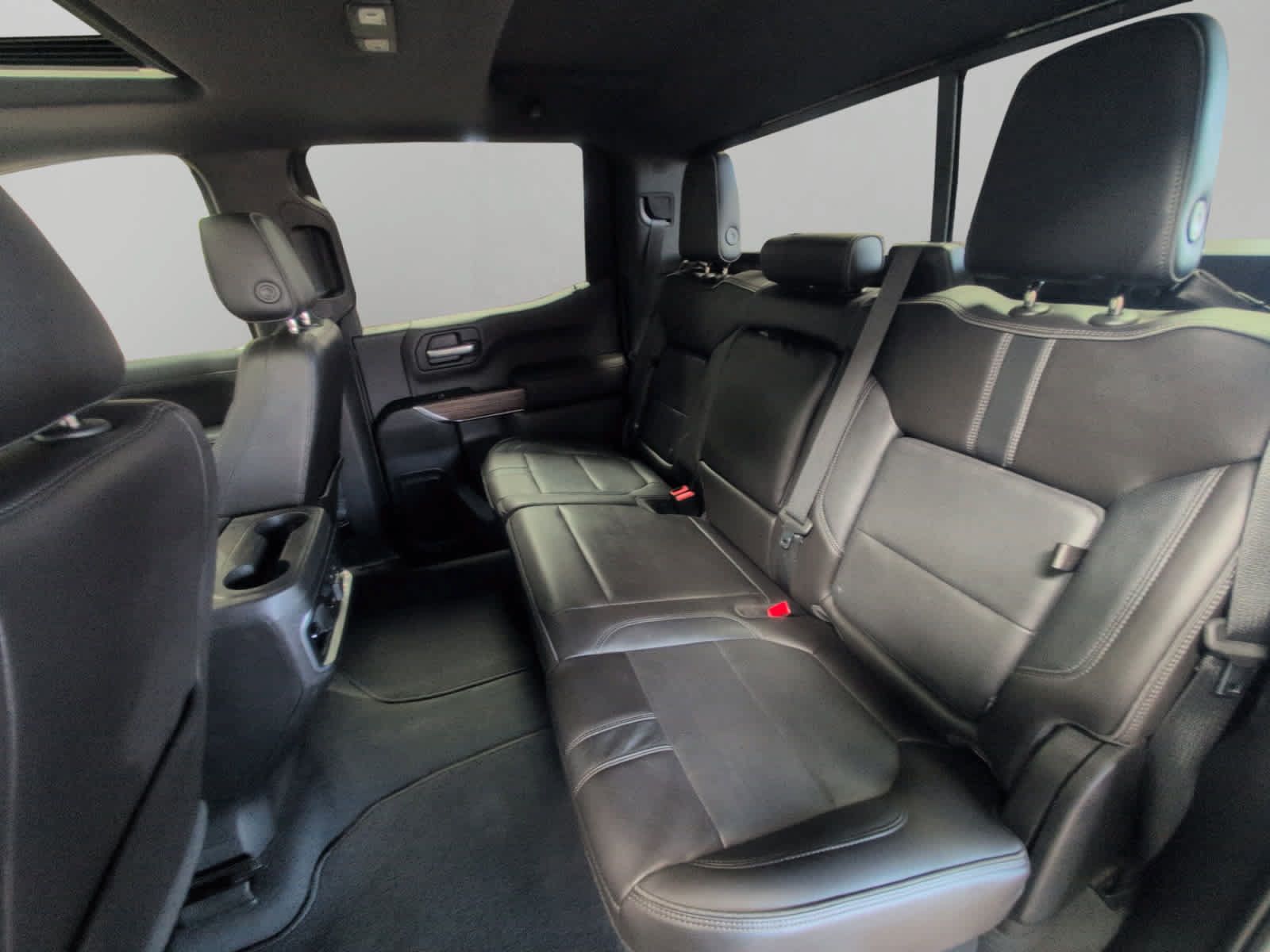 Used 2019 Chevrolet Silverado 1500 High Country w/ Technology Package AWD/4WD image 13