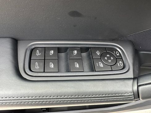 Certified 2026 Porsche Cayenne S AWD/4WD image 19