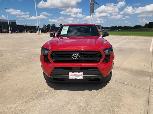 Used 2025 Toyota Tacoma SR AWD/4WD image 11