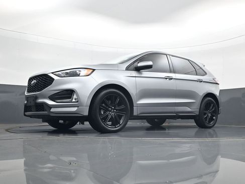 Used 2022 Ford Edge ST-Line w/ Class II Trailer Tow Package AWD/4WD image 21