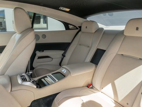 Used 2016 Rolls-Royce Wraith RWD image 12