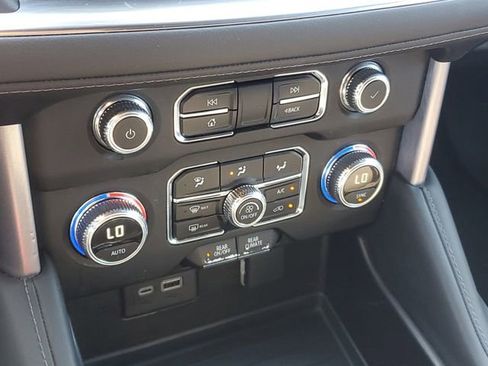 Used 2024 GMC Yukon SLE AWD/4WD image 29