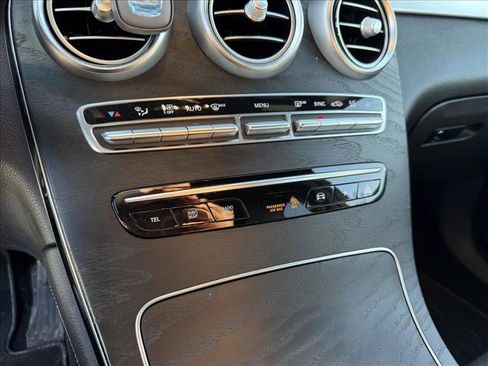 Used 2021 Mercedes-Benz GLC 300 GLC 300 image 20