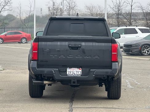 Used 2024 Toyota Tacoma TRD Sport image 6