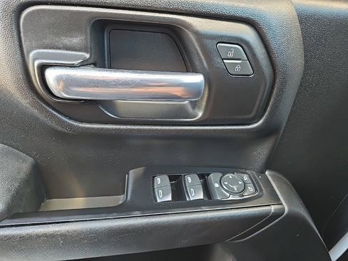 Used 2019 Chevrolet Silverado 1500 Custom w/ Custom Value Package image 31