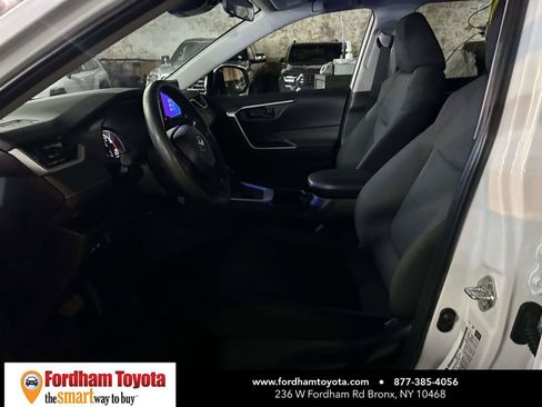 Used 2025 Toyota RAV4 LE AWD/4WD image 12