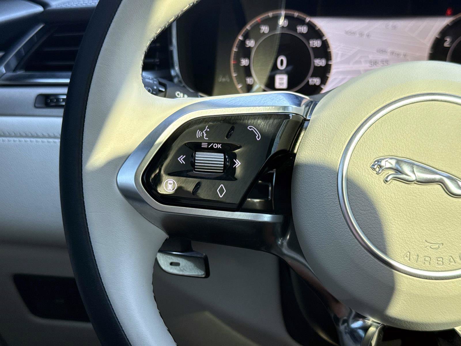 Used 2025 Jaguar F-PACE R-Dynamic S AWD/4WD image 31