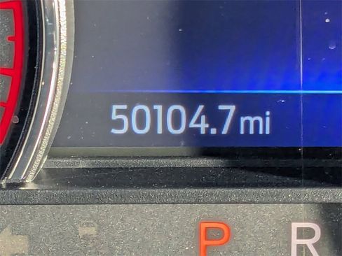 Used 2022 Ford Explorer XLT image 29