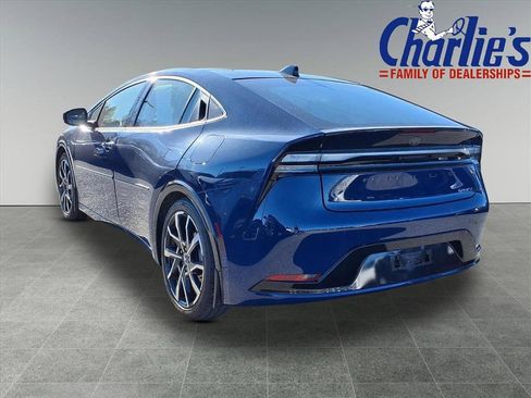 Used 2025 Toyota Prius Plug-In Hybrid image 5