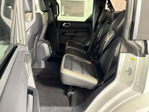 New 2026 Ford Bronco Outer Banks AWD/4WD image 30