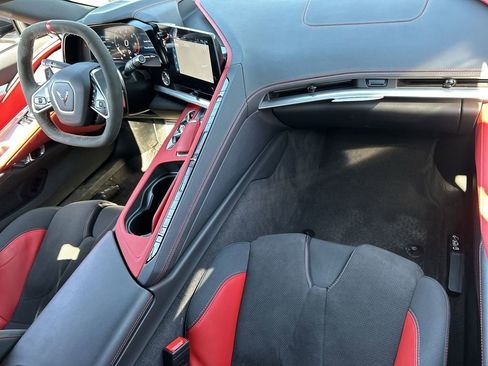 Used 2024 Chevrolet Corvette Stingray Preferred Cpe w/ Z51 Performance Package image 28