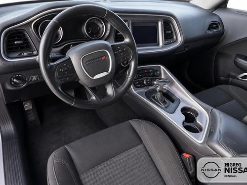 Used 2019 Dodge Challenger SXT RWD image 10