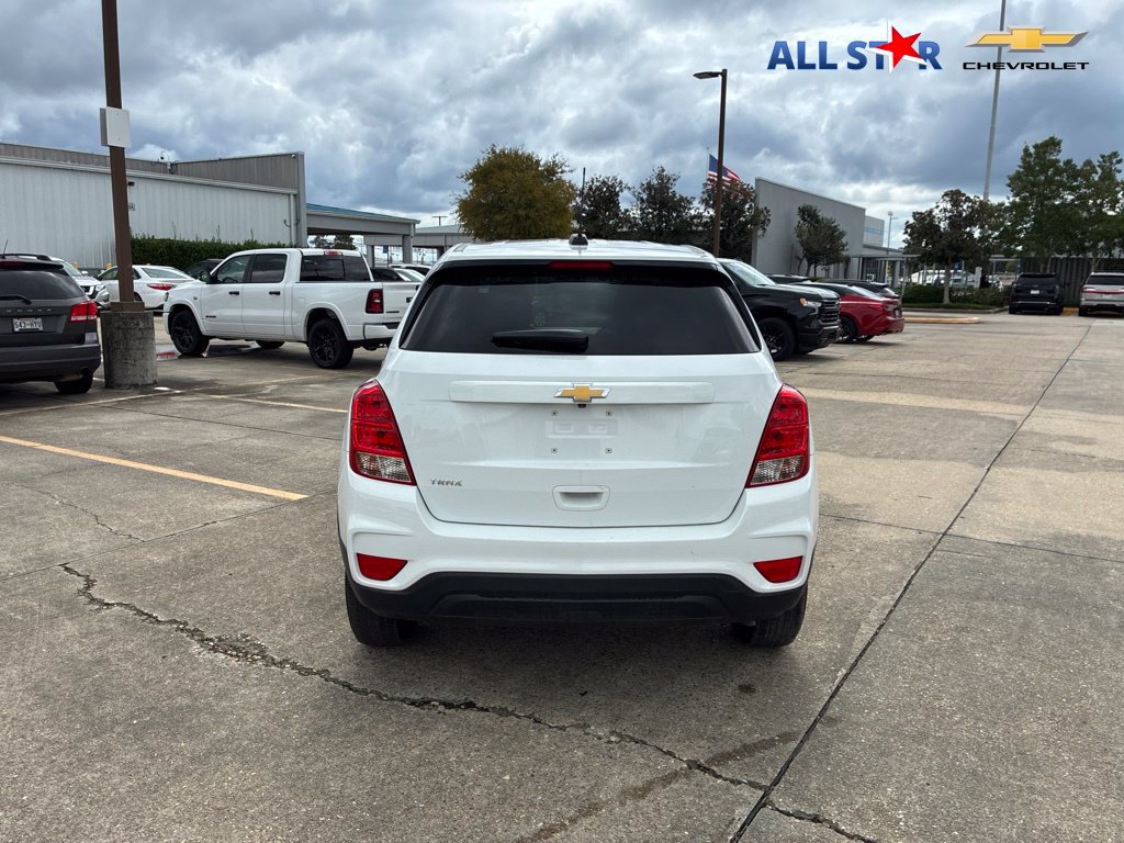Used 2022 Chevrolet Trax LS w/ Tint and Cruise Package FWD image 4