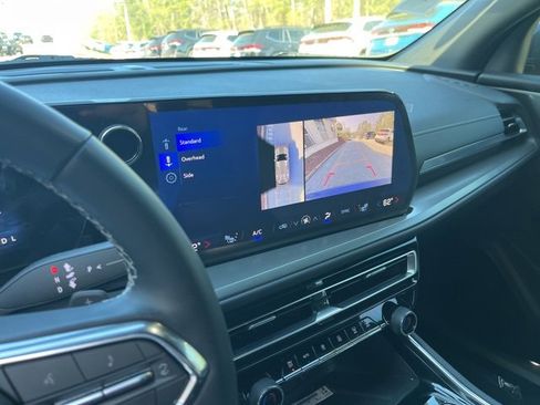 Used 2024 Chevrolet Traverse LT w/ Midnight/Sport Edition image 26