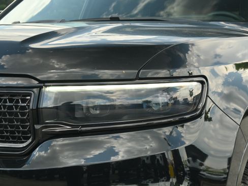 Used 2022 Jeep Grand Wagoneer Series II AWD/4WD image 6