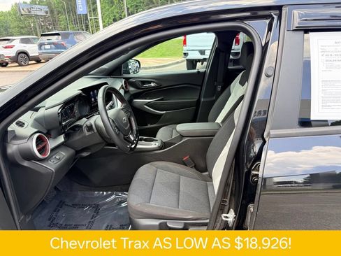 Used 2024 Chevrolet Trax RS w/ Driver Confidence Package FWD image 6