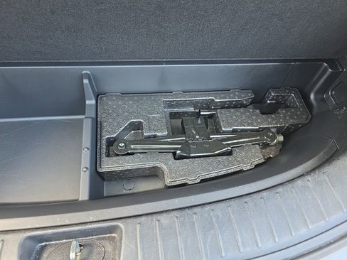 Used 2023 Hyundai Santa Fe SEL image 33