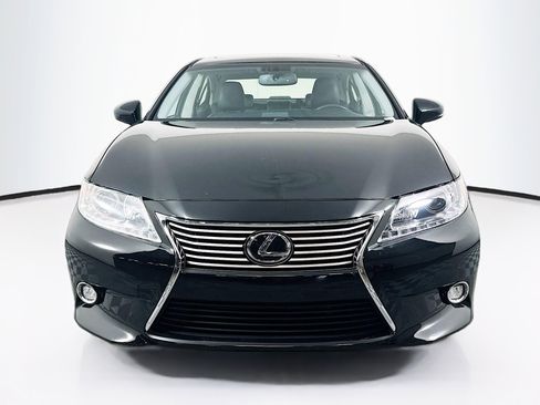 Used 2014 Lexus ES 350 w/ Luxury Package FWD image 2