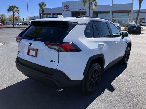 New 2025 Toyota RAV4 XLE image 5